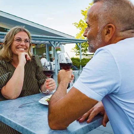 2 Person In Semesterbostad *